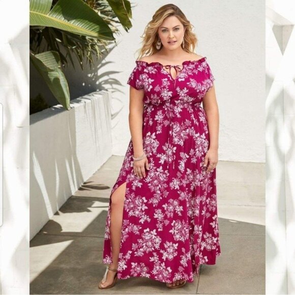 New! 1x 2x 3x 4x Torrid Floral Berry Maxi Dress - Picture 1 of 4
